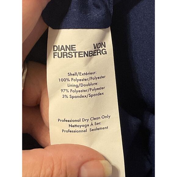 Diane von Furstenberg Navy Glimmer Lace Crochet Knee Length Skirt NWT Size 2 - Picture 7 of 7